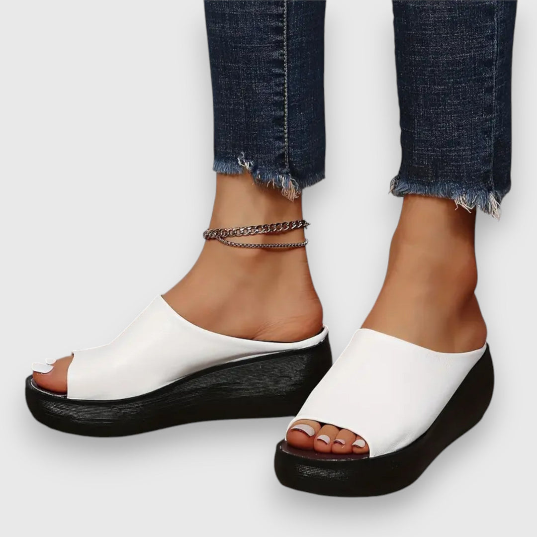 Amelie – Weichi Faux Leather Sandal