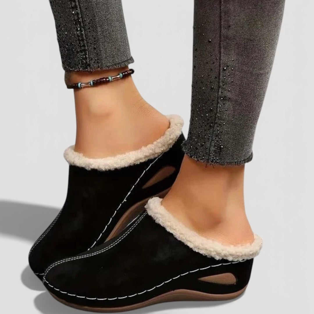 Novi – Comfort Mule Slipper