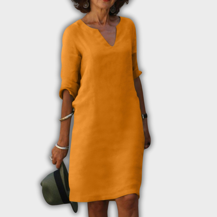 Lyns - dress with V-neck