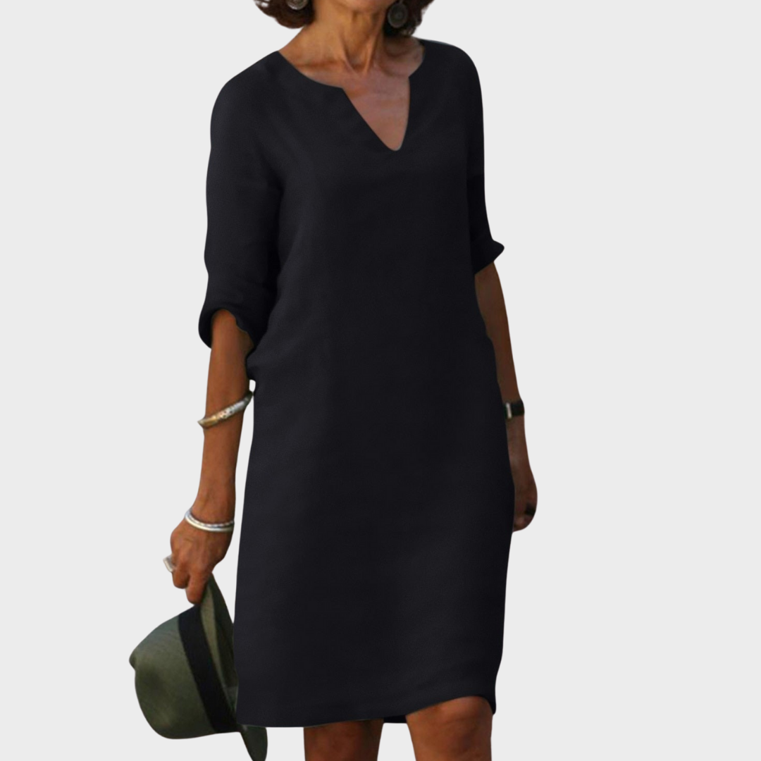 Lyns - dress with V-neck